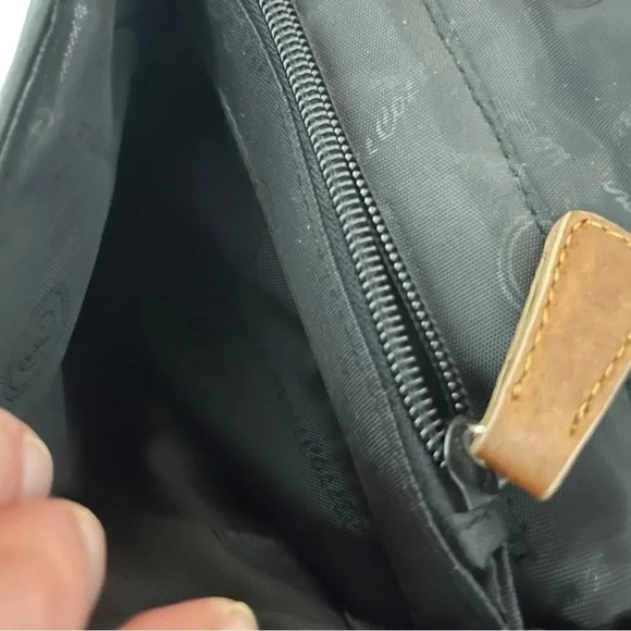 Carroll Collection Black Brown Leather Crossbody Bag - Picture 16 of 16